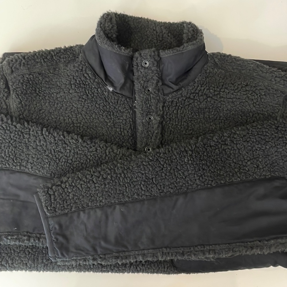 GOODSTEAD Plush Sweater